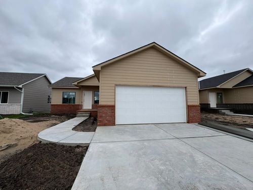 8985 Forbes Cir, Bel Aire, KS, 67226-2373 | Card Image