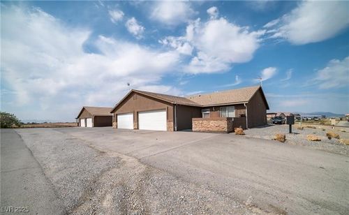 2-2081 E Ambush St, Pahrump, NV, 89048-6220 | Card Image