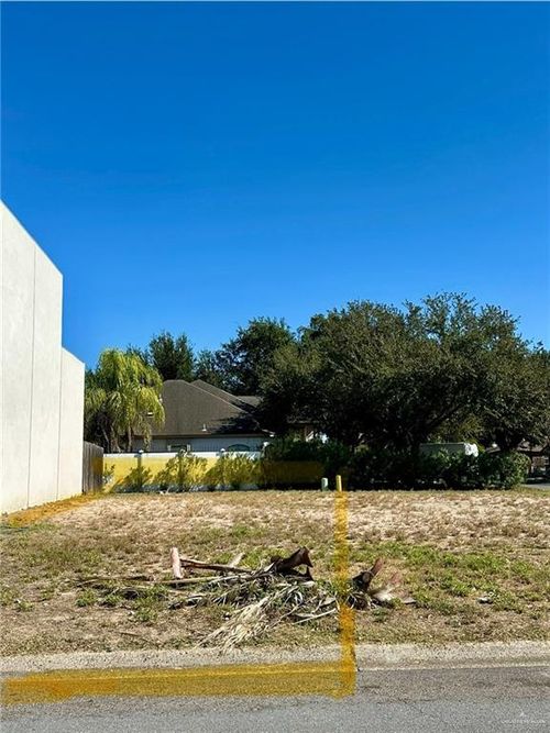 3211 S Casa Linda St, McAllen, TX, 78503-1308 | Card Image