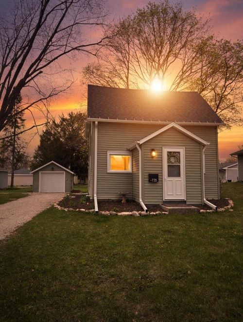 735 N 6th Avenue, STURGEON BAY, WI, 54235 | Card Image