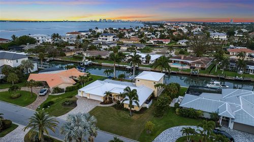 524 Hornblower Lane, Longboat Key, FL, 34228 | Card Image