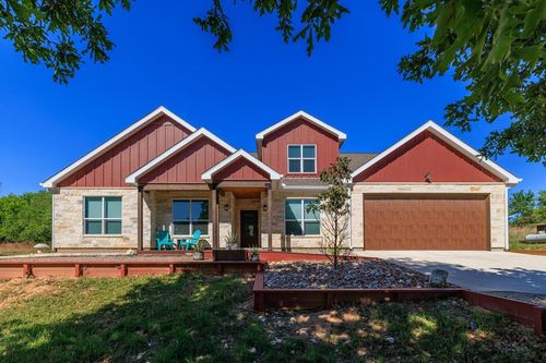 1783 Axis Cir, Fredericksburg, TX, 78624-2402 | Card Image