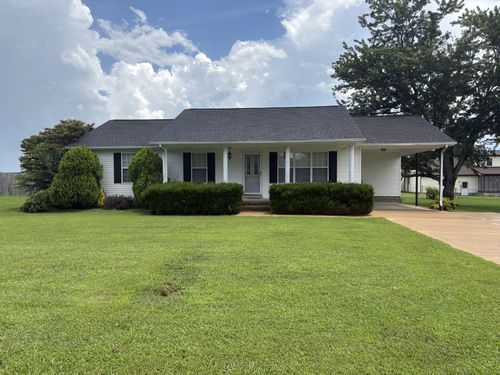 685 Edgefield Dr, Hohenwald, TN, 38462-1967 | Card Image
