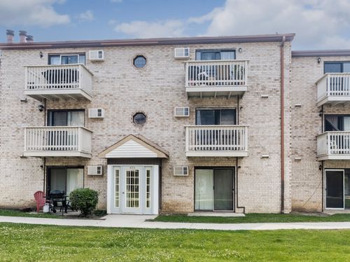 2b-454 E Spruce Dr, Palatine, IL, 60074-2308 | Card Image