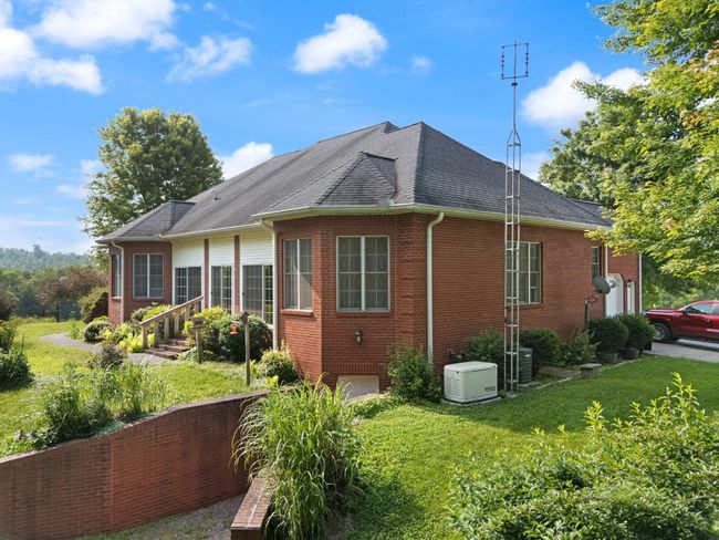 225 Hilltop Rd, Home with 3 bedrooms, 3 bathrooms and null parking in East Bernstadt KY | Image 70