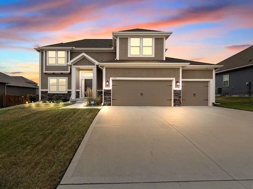 11016 N Crystal Ave, Kansas City, MO, 64156-7937 | Card Image