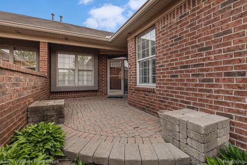 50021 Ludwig Ct, Shelby Township, MI, 48317-6346 | Card Image