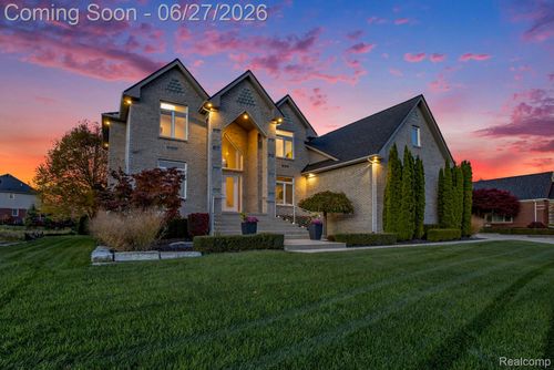 6535 Pond Dr, Washington Township, MI, 48094-1332 | Card Image