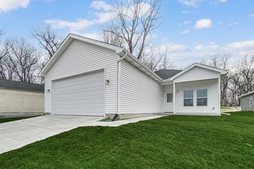 3941 Riverdale Ave, Lake Station, IN, 46405-3165 | Card Image