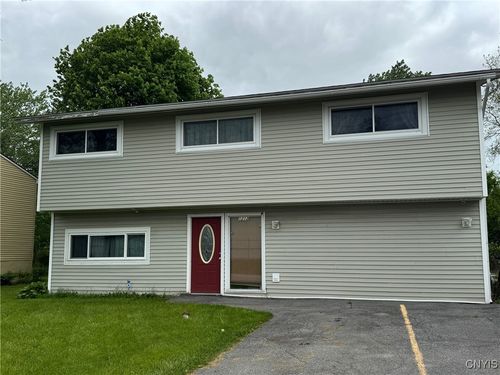 1212 Kinne St, East Syracuse, NY, 13057-1729 | Card Image