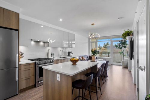 803-258 Nelson'S Crt, New Westminster, BC, V3L0J9 | Card Image