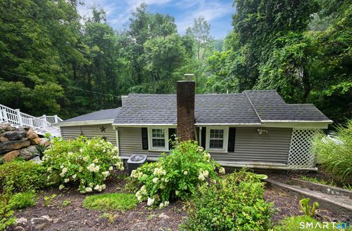74 Great Quarter Rd, Sandy Hook, CT, 06482-1513 | Card Image