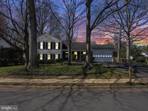 5112 Bradfield Dr, ANNANDALE, VA, 22003-4010 | Card Image