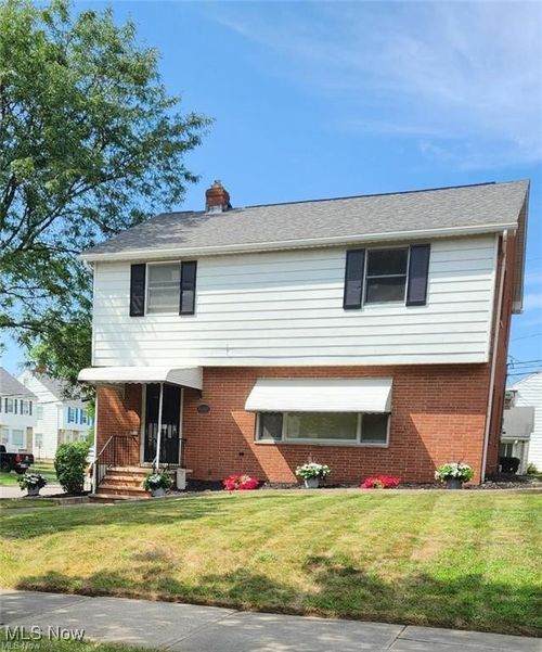 16805 Scottsdale Blvd, Shaker Heights, OH, 44120-5112 | Card Image