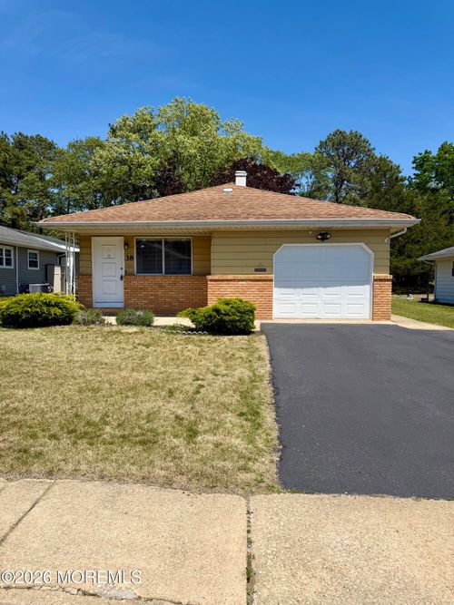 38 Grenada St, Berkeley, NJ, 08757-4038 | Card Image