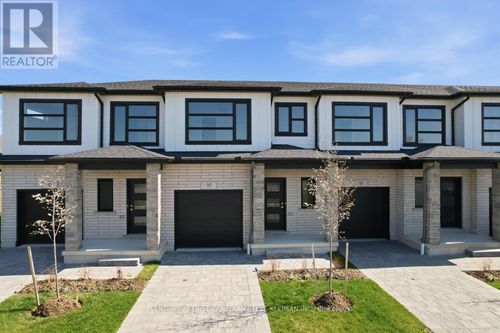35-2700 Buroak Dr, London, ON, N6G3Z5 | Card Image
