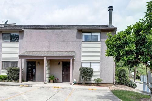 apt-101-110 Bayou Pkwy, Lafayette, LA, 70503-3379 | Card Image