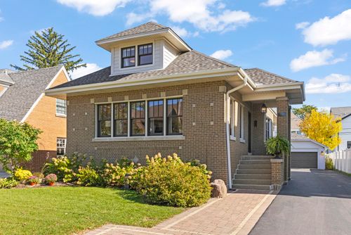 599 S Prospect Ave, Elmhurst, IL, 60126-4325 | Card Image