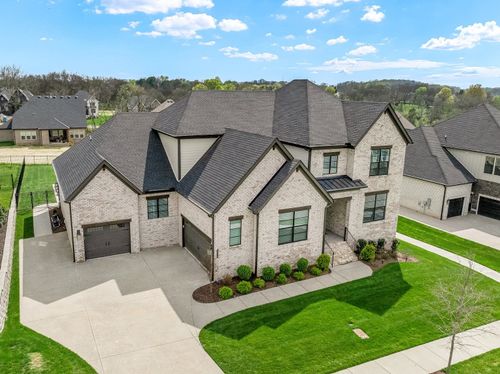 3313 Sarah Bee Ln, Thompsons Station, TN, 37179-4201 | Card Image