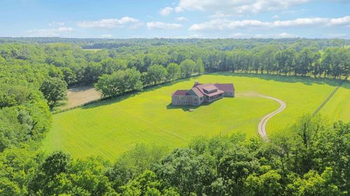 1599 Woodlake Rd, Midway, KY, 40347-9755 | Card Image