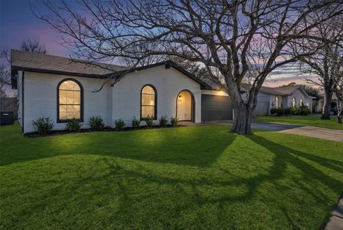 529 Nw Ann Lois Lane, Burleson, TX, 76028 | Card Image