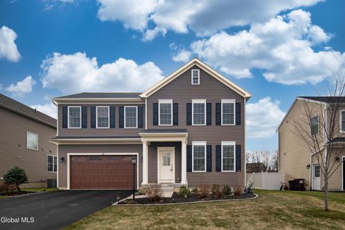 42 Penfield Dr, Latham, NY, 12110-5467 | Card Image