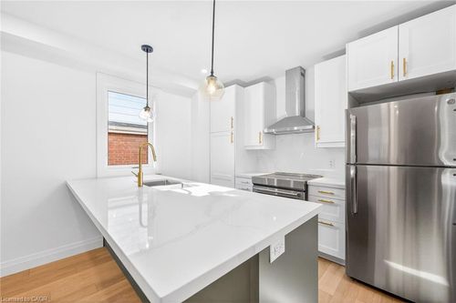 304 Park St W, Dundas, ON, L9H1Y9 | Card Image