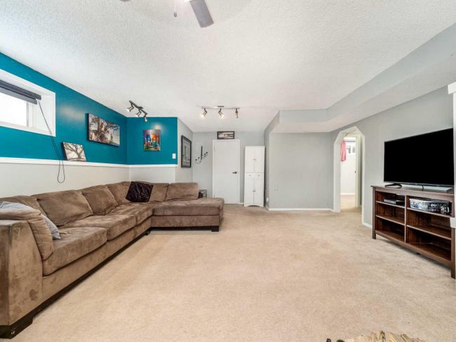 1106 41 Avenue N, Home with 4 bedrooms, 2 bathrooms and 5 parking in Lethbridge AB | Image 28