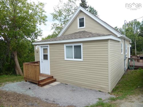 21 First St, Trenton, NS, B0K1X0 | Card Image
