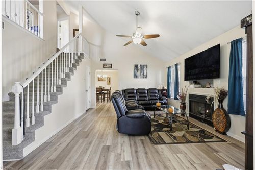 2604 Westgate Cir, Williamsburg, VA, 23185-2099 | Card Image