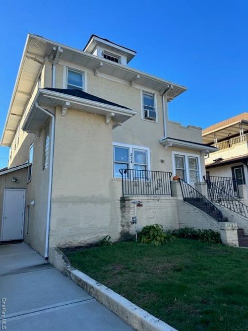 234 W Market St, Long Beach, NY, 11561-1921 | Card Image