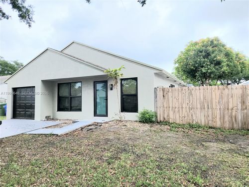 8615 Sw 15th St, Pembroke Pines, FL, 33025-3380 | Card Image
