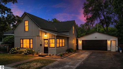 210 E 14th St, Traverse City, MI, 49684-3223 | Card Image