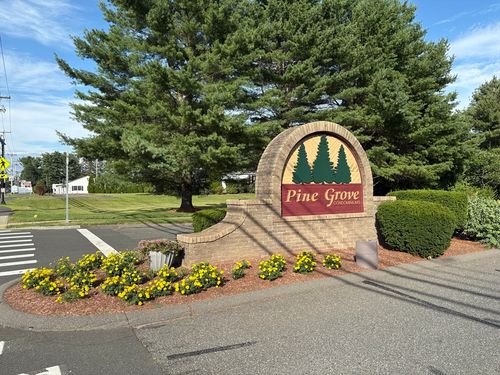 30-30 Pine Grove Dr, South Hadley, MA, 01075-2196 | Card Image