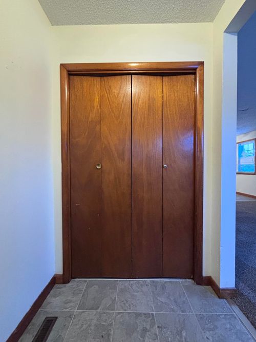 1201 3rd St W, Ashland, WI, 54806-1207 | Card Image