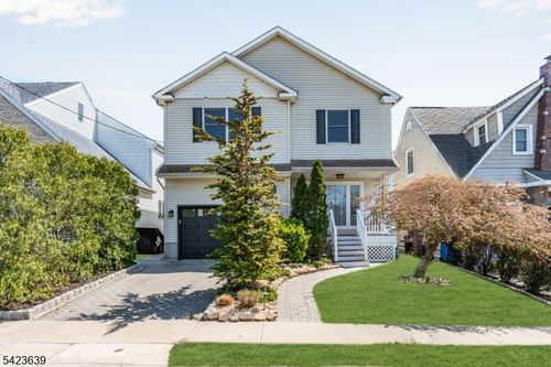 52 7th St, North Arlington, NJ, 07031-4773 | Card Image