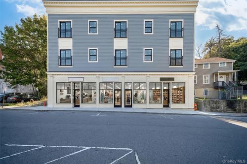 10 Market St, Wappingers Falls, NY, 12590-2302 | Card Image