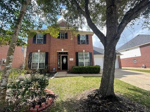 8519 Babbling Brook Ct, Sugar Land, TX, 77479-1892 | Card Image