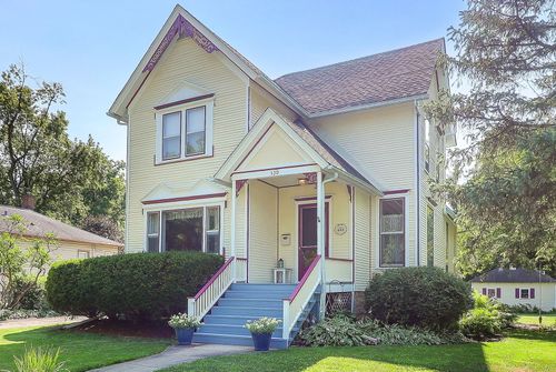 130 Sophia St, West Chicago, IL, 60185-2247 | Card Image