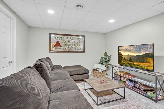 525 Winwood Cir, Condo with 2 bedrooms, 2 bathrooms and null parking in Walled Lake MI | Image 36