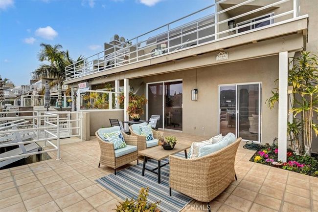 Large Outside Patio | Image 28