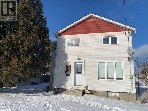 {{alt}} | Card Image