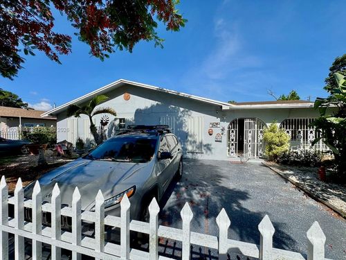 15940 Nw 37th Pl, Miami Gardens, FL, 33054-6354 | Card Image