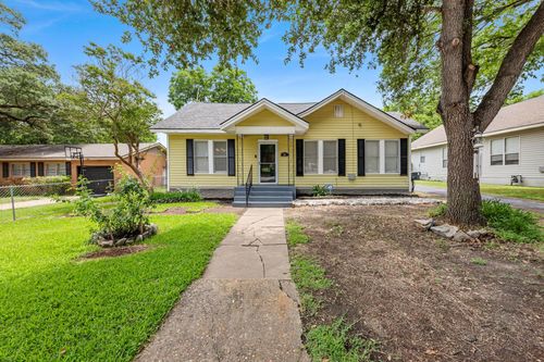 701 W Fawn St, Caldwell, TX, 77836-1598 | Card Image