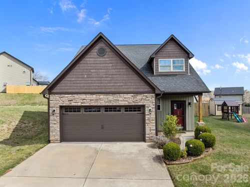 28 Mallard Run Dr, Arden, NC, 28704-0585 | Card Image