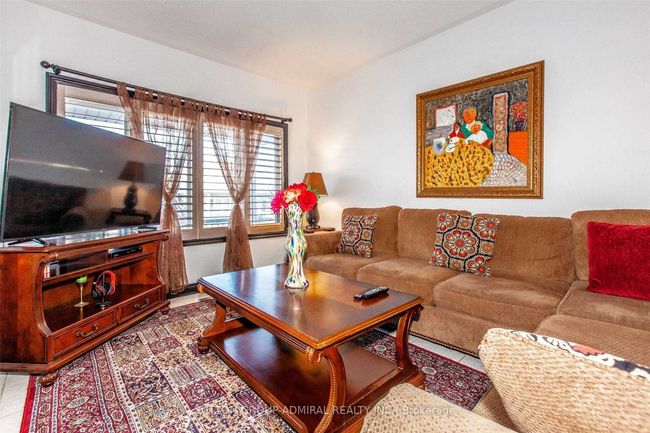 9 Amalfi Crt, House other with 5 bedrooms, 4 bathrooms and 2 parking in Vaughan ON | Image 9