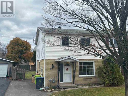 744 Pine St, Sault Ste. Marie, ON, P6B3G1 | Card Image