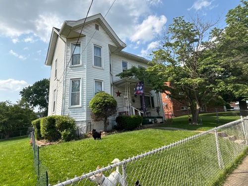 641 W Newton St, Greensburg, PA, 15601-2860 | Card Image
