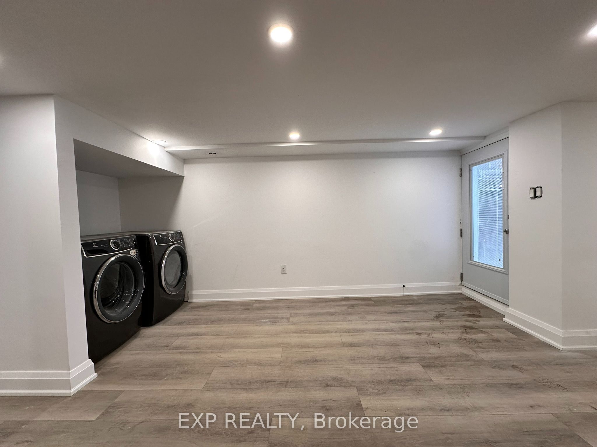 Residential Lease in Toronto C01 4