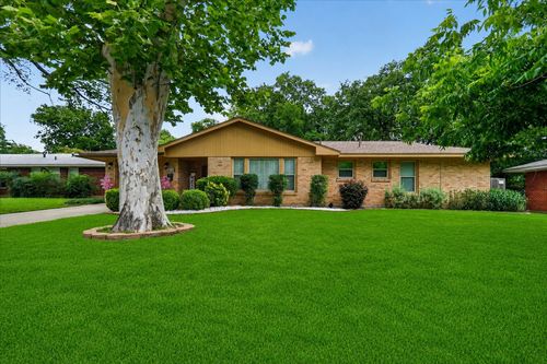 3636 Charles St, North Richland Hills, TX, 76180-1530 | Card Image